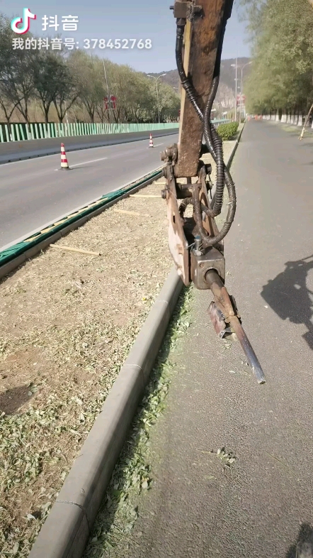 在這么冷的天里咔咔一頓砸，八十八十