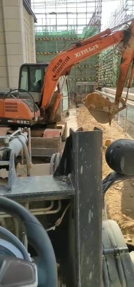 专业出租中小型铲车三轮车轮式挖机