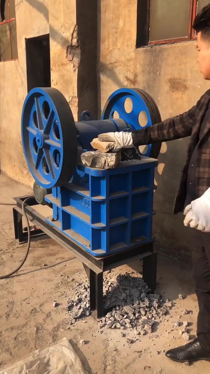 顎式破碎機(jī)鄂破價格生產(chǎn)廠家PE300x500-帖子圖片