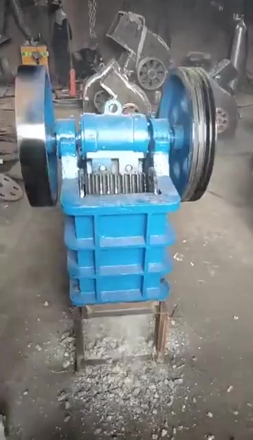 顎式破碎機(jī)鄂破生產(chǎn)廠家PE220x350/200x350-帖子圖片