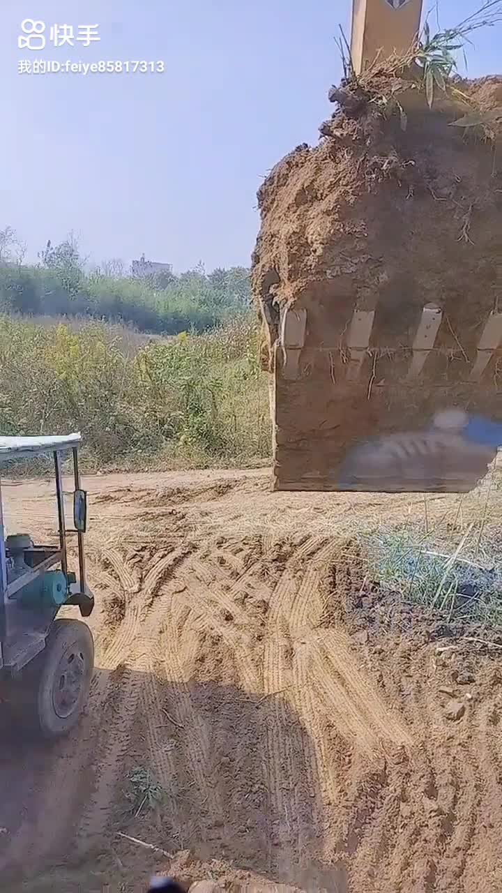中午又熱了