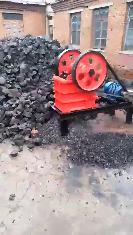 顎式破碎機(jī)河南鄭州顎式破碎機(jī)廠家顎破機(jī)PE200x300-帖子圖片