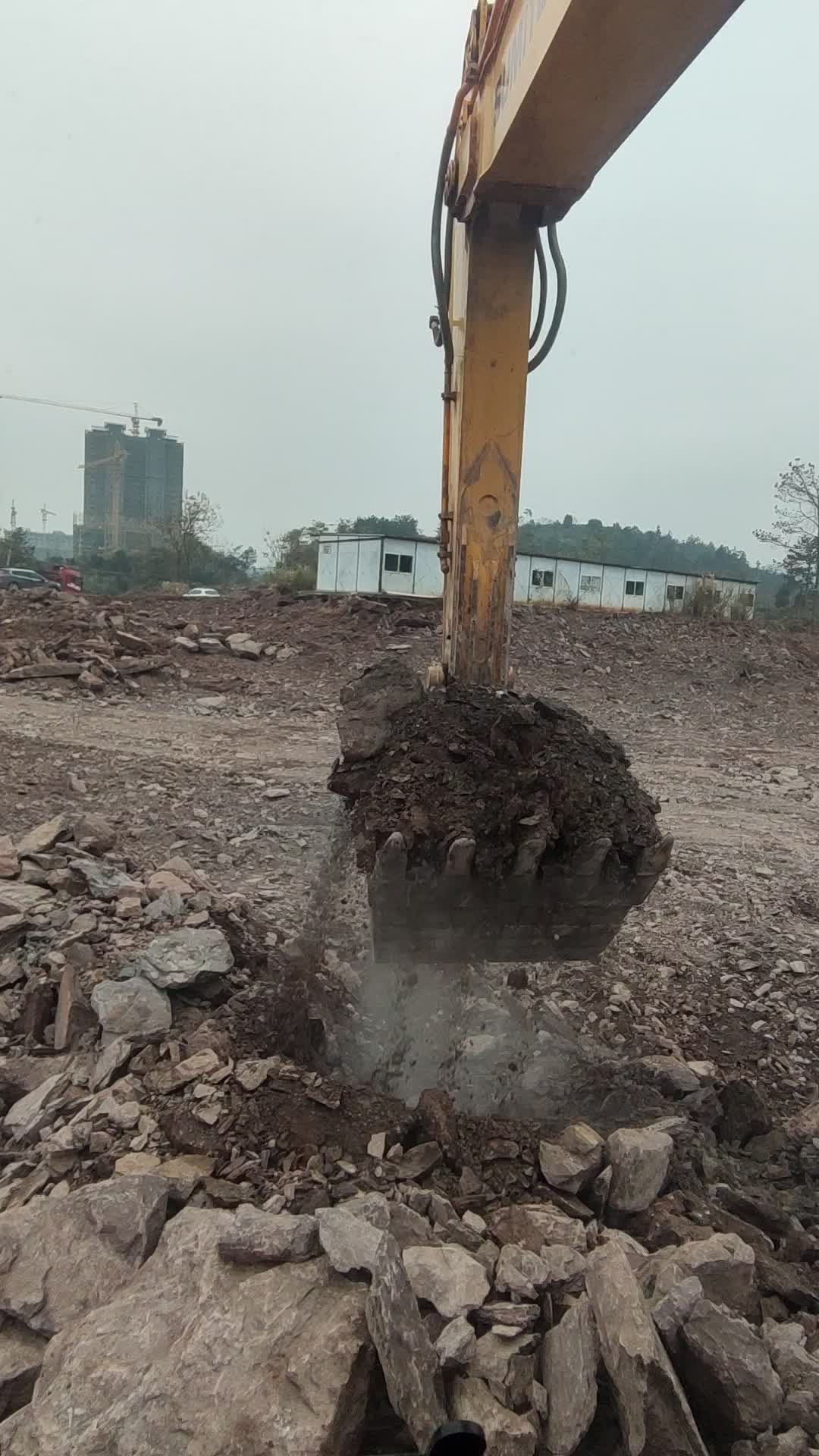 環(huán)保車排隊等候